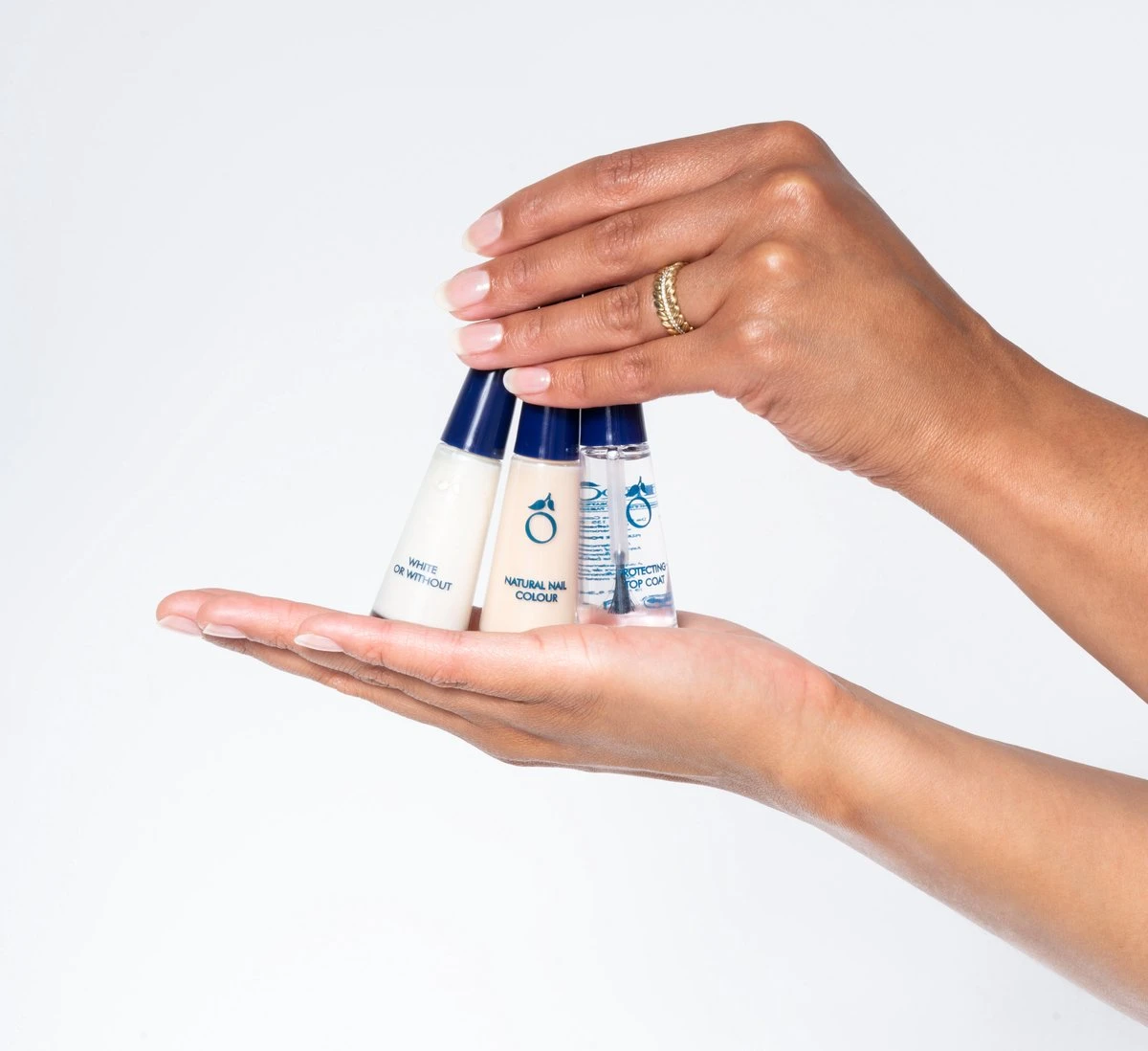 Herome French Manicure Set Salmon - Complete Set In 3 Stappen Een French Manicure - Met Een Salmon Kleurlak, Een Witte Nagellak Voor De Nagelranden En Een Top Coat - 3x10ml. - Afbeelding 4