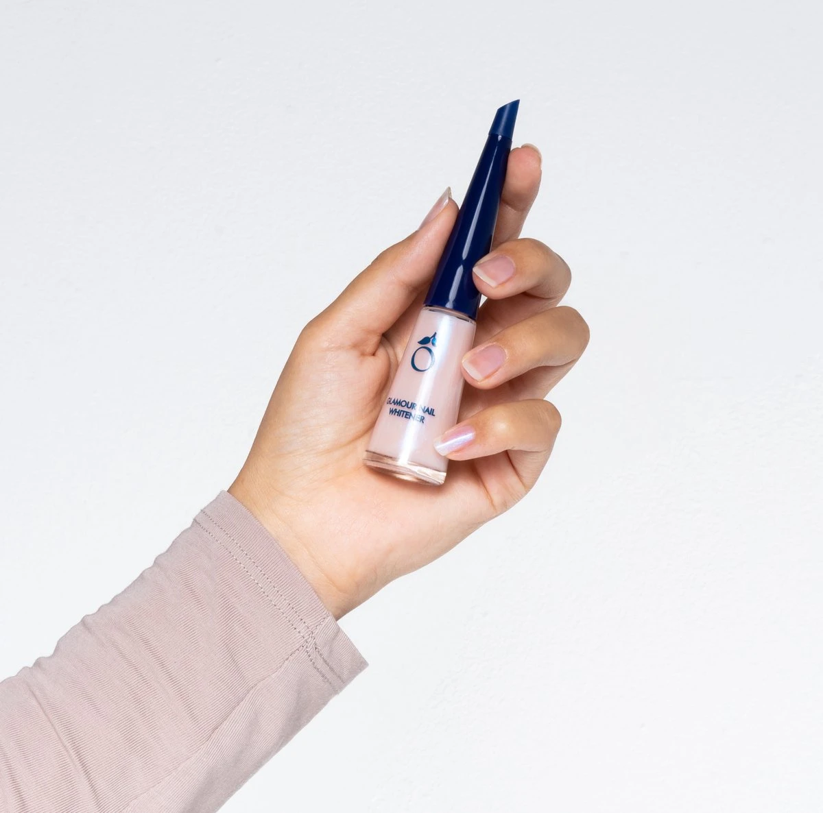 Herome Glamour Nail Whitener - Natural Nail Whitener Met Een Romige Parelmoerglans - Camoufleert Doffe Of Verkleurde Nagels - 10ml. - Afbeelding 5