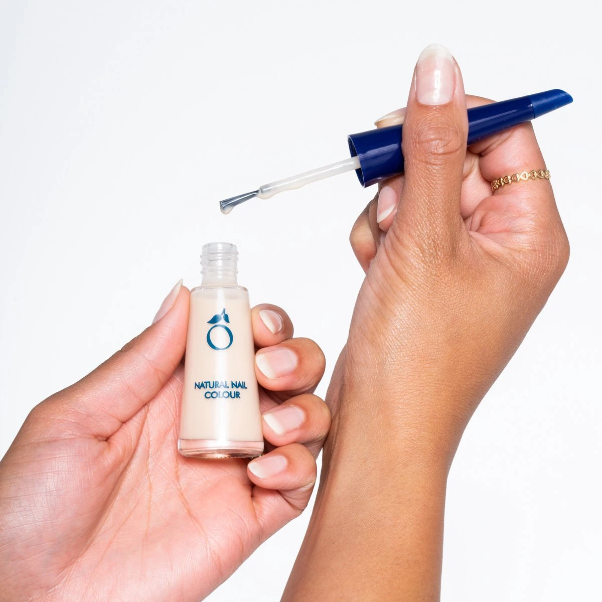 Herome French Manicure Set Salmon - Complete Set In 3 Stappen Een French Manicure - Met Een Salmon Kleurlak, Een Witte Nagellak Voor De Nagelranden En Een Top Coat - 3x10ml. - Afbeelding 8