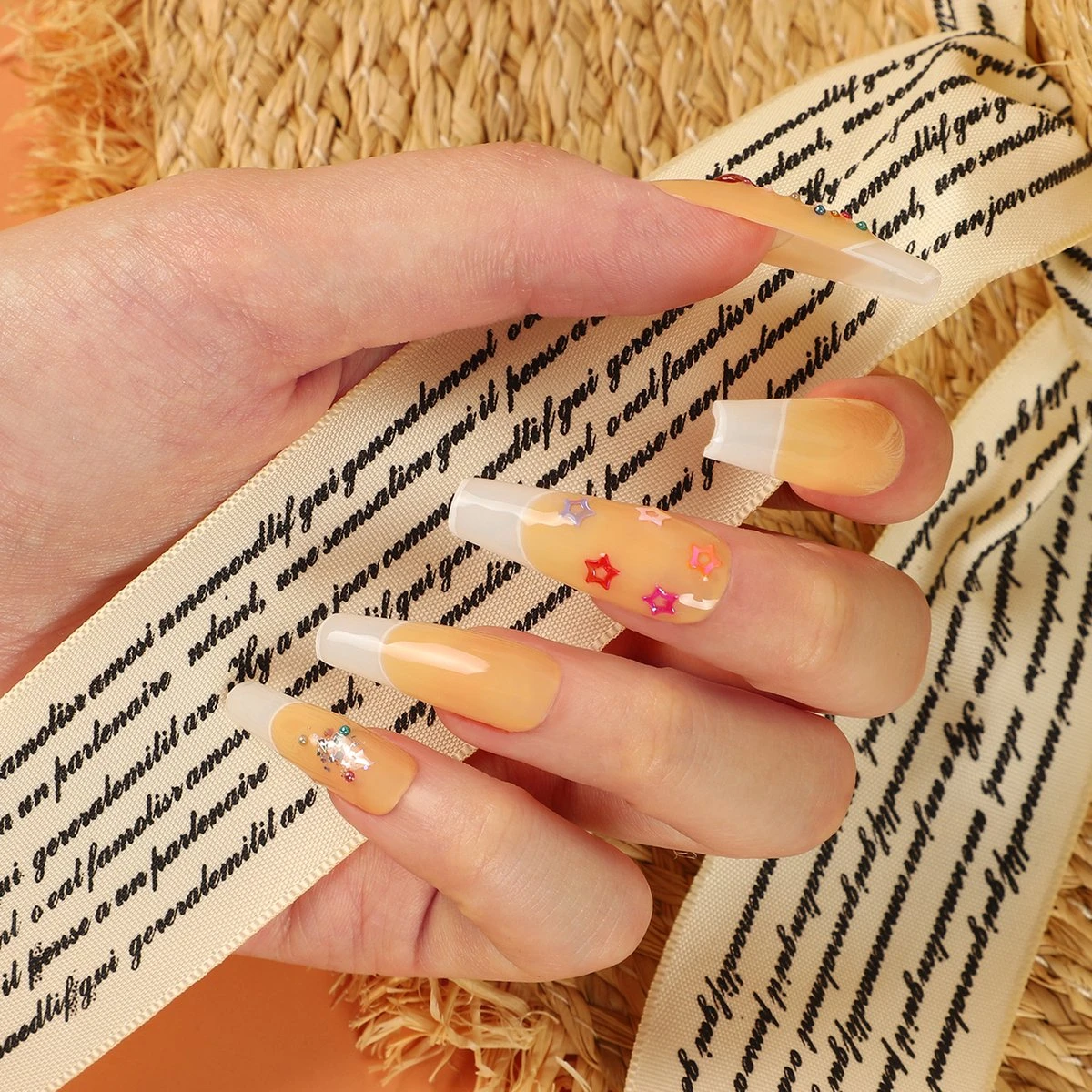 Royala D1 Gellak Starters Pakket + Inclusief UV LED Lamp + 10 Verschillende Gellak Kleuren - Gellak Lamp – Gellac Set - Alle Benodigdheden In Eén - Uitgebreid 62-Delig Pakket- Gel Polish Set - Gellak Set - UV LED Lamp - Afbeelding 9