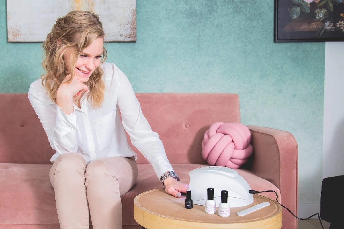 Miss Jules - 6-Delige Gellak Starterspakket - Nagellak - Kleur Nude & Glitter - Glanzend & Dekkend Resultaat - Afbeelding 7