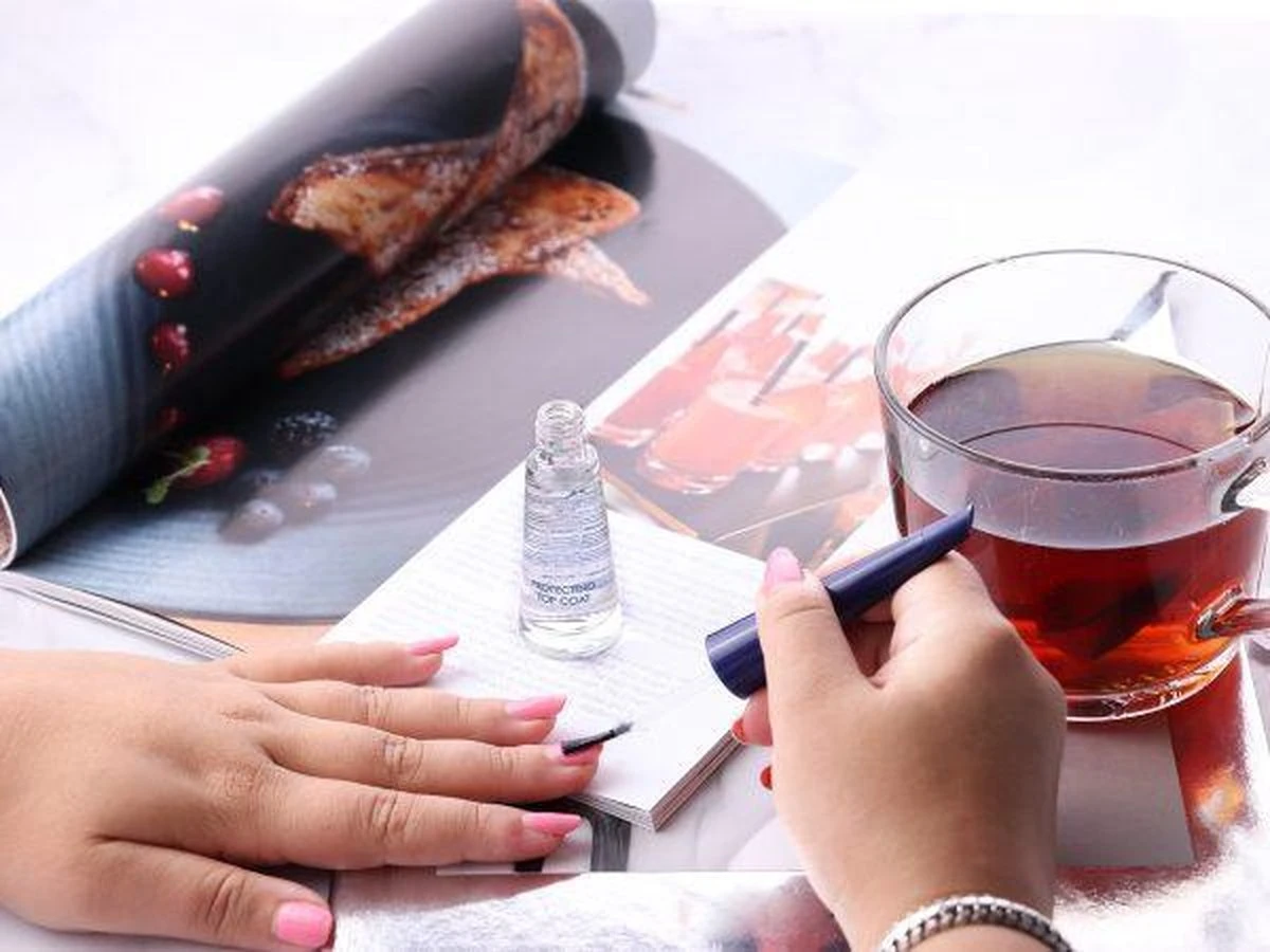 Herome Beschermende Topcoat - Protecting Top Coat - Nagellak Blijft Langer Zitten - Een Beschermlaag Welke De Kleur Van De Nagellak Intensiveert - 10ml. - Afbeelding 2