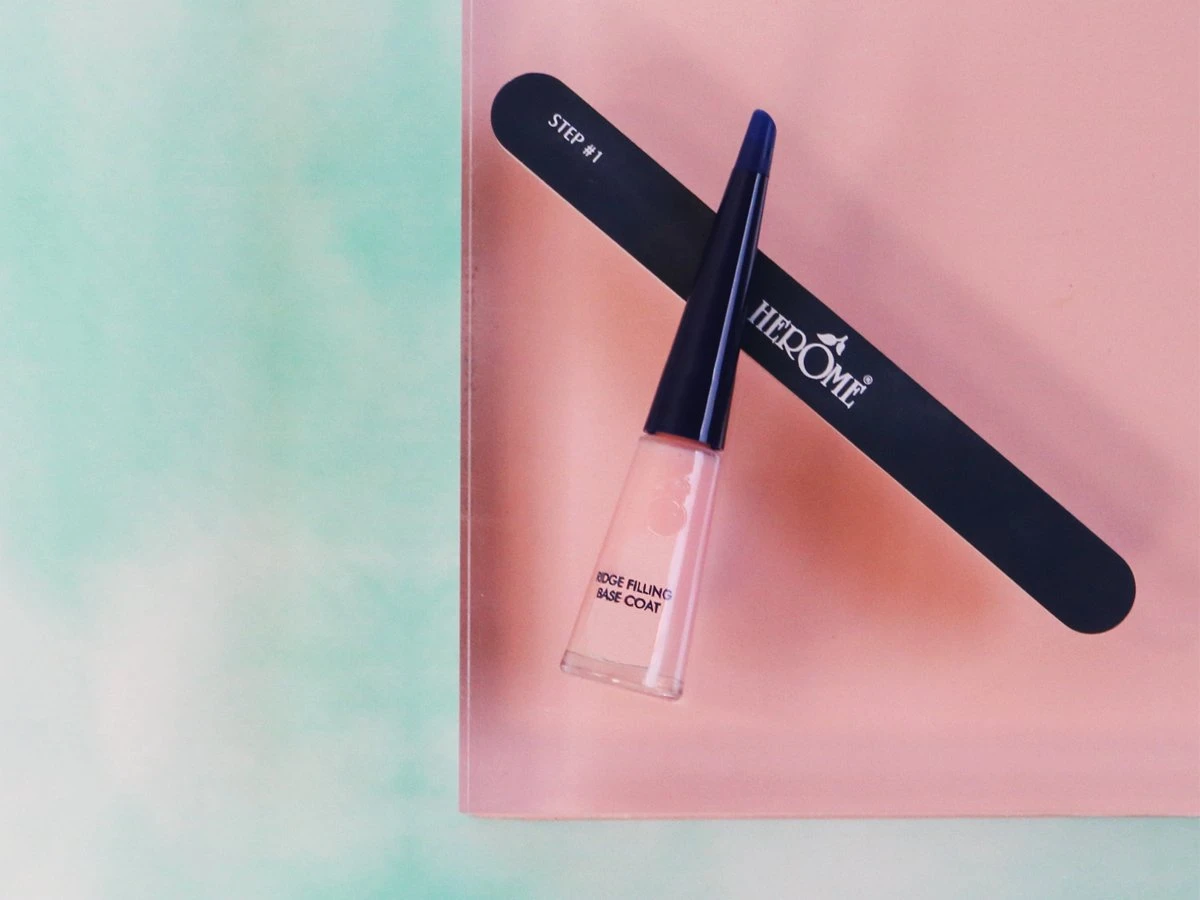 Herome Base Coat - Vult Oneffenheden Op Maakt De Nagel Egaal En Glad - Beschermt Tegen Verkleuren - TFS Hars- En Tolueenvrij - 10ml. - Afbeelding 8
