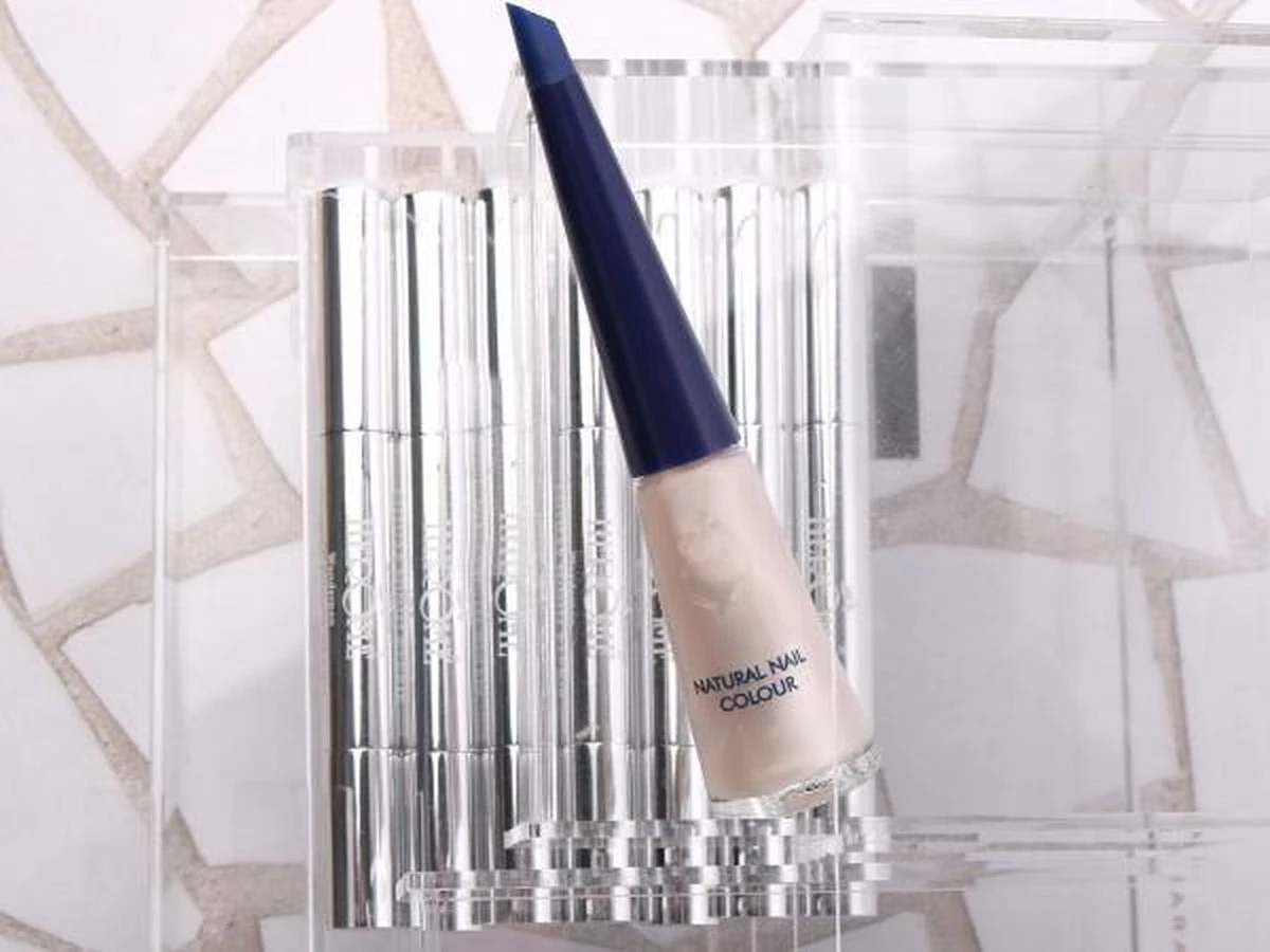 Herome Glamour Nail Whitener - Natural Nail Whitener Met Een Romige Parelmoerglans - Camoufleert Doffe Of Verkleurde Nagels - 10ml. - Afbeelding 10